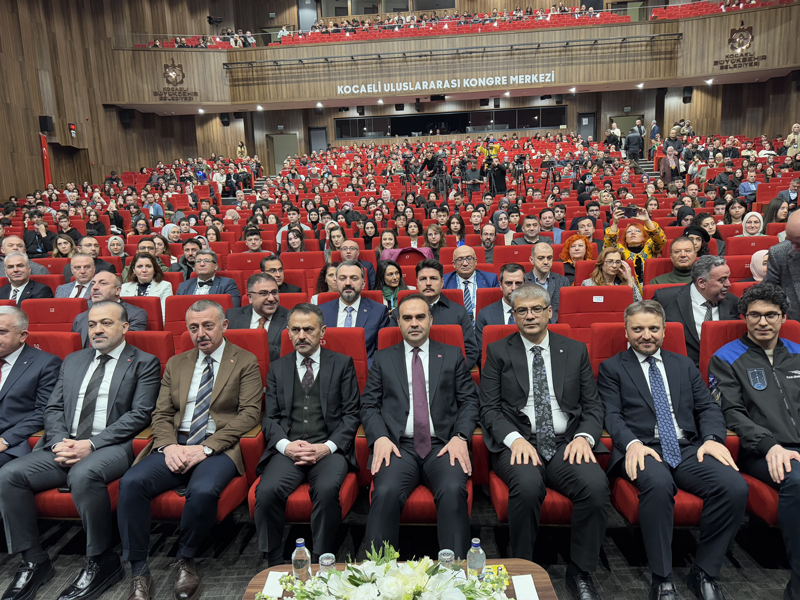 Bakan Kacır'dan Teknoloji Uyarısı